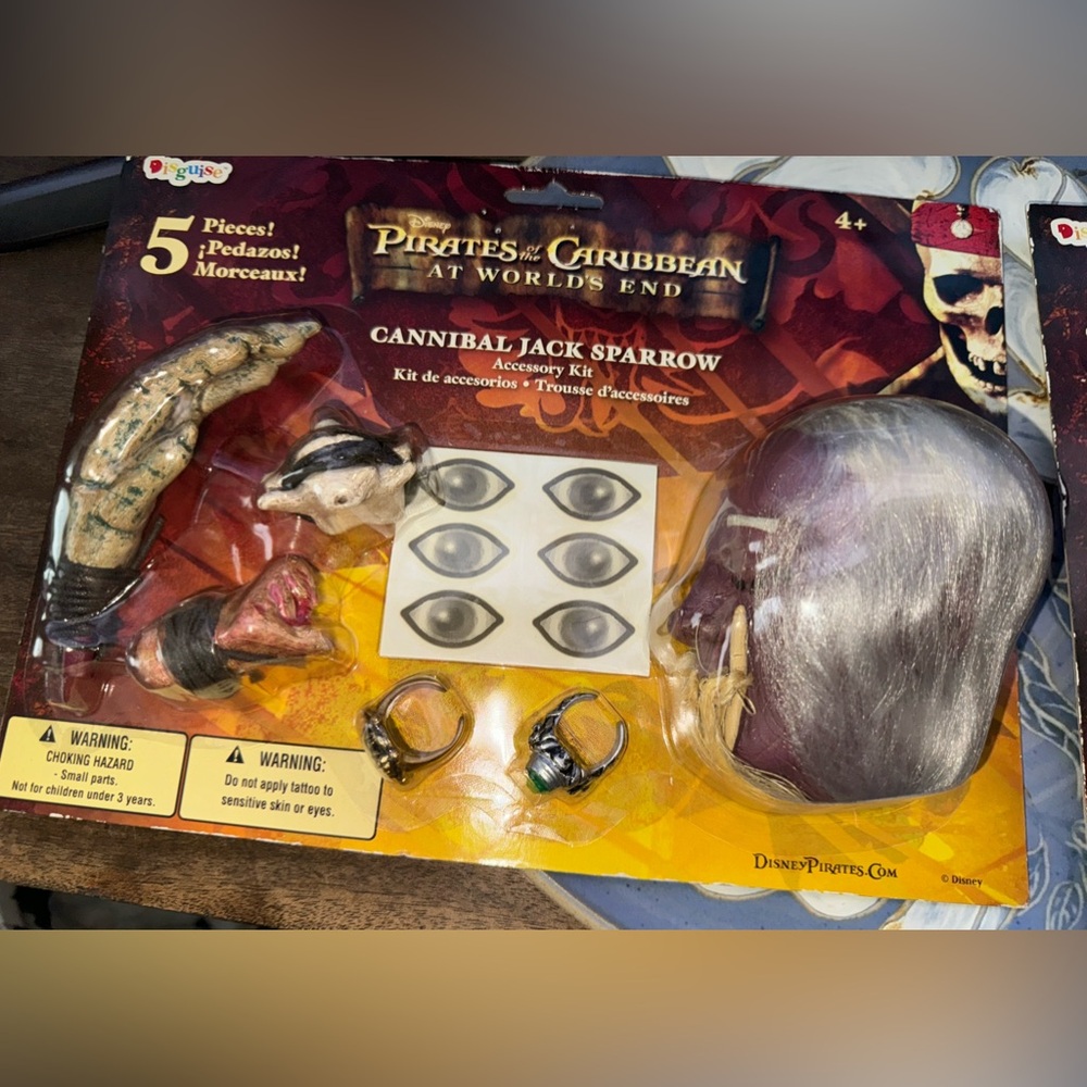 Pirates of the Caribbean At  World’s End Accessory Kit Cannibal Jack Sparrow